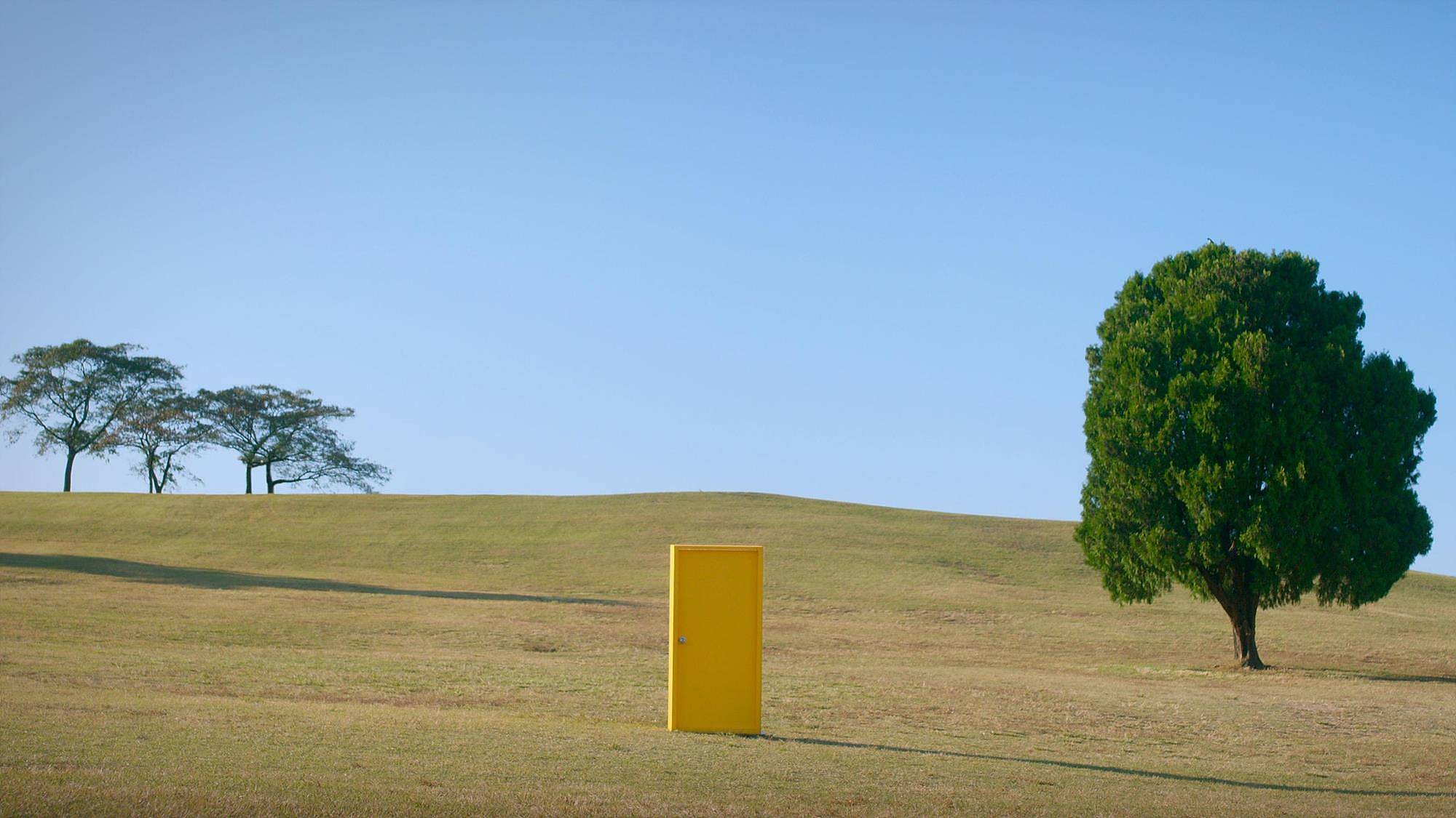 Yellow Door_ Clubul de film din anii ’90