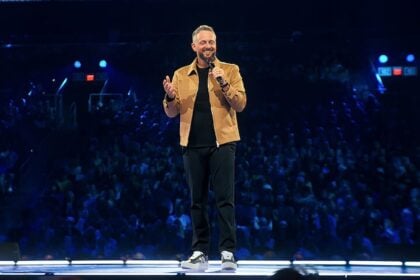 Prietenul vostru, Nate Bargatze – Netflix