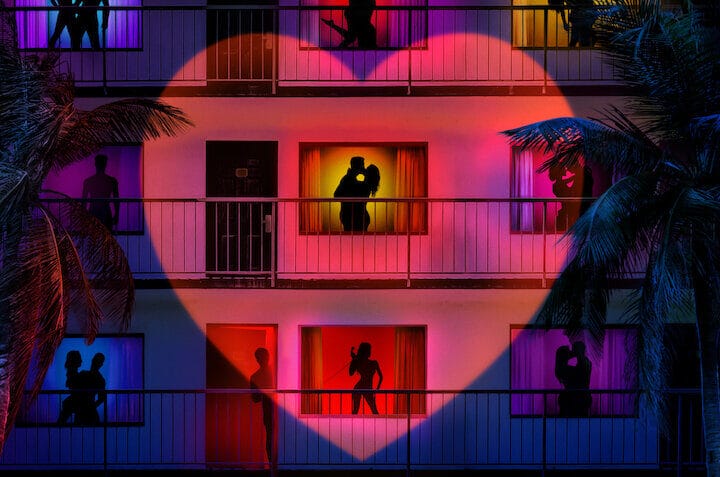 Relații clandestine: Dating după înserat