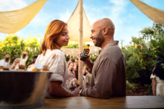 Hotelul din livada de mango